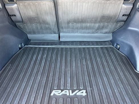 Certified 2024 Toyota RAV4 LE AWD/4WD image 19
