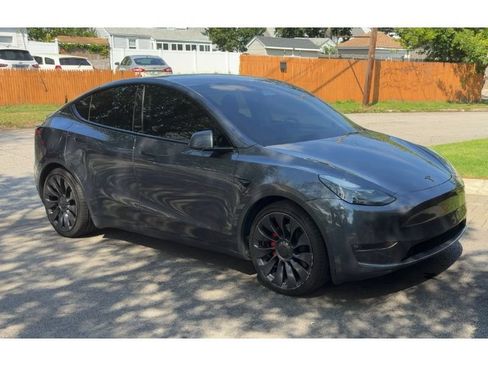 Used 2023 Tesla Model Y Performance AWD/4WD image 2