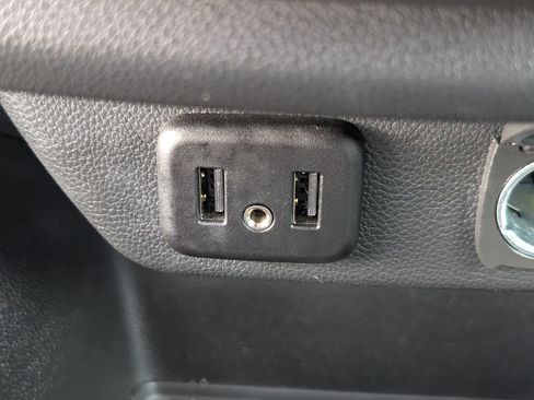 Used 2023 Chevrolet Traverse LT image 18