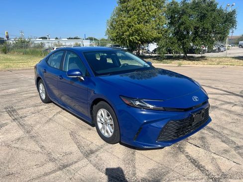 Used 2025 Toyota Camry LE FWD image 22