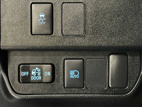 Certified 2021 Toyota Tacoma SR image 18