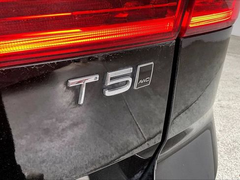Used 2021 Volvo XC60 T5 Momentum w/ Protection Package Premier AWD/4WD image 36