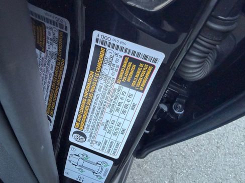 Used 2019 Volkswagen e-Golf SEL Premium image 58