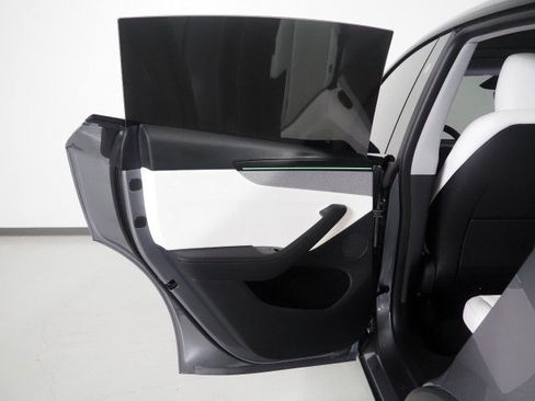 Used 2026 Tesla Model Y Long Range RWD image 65