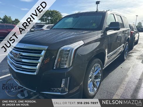 Used 2020 Cadillac Escalade Platinum AWD/4WD image 1