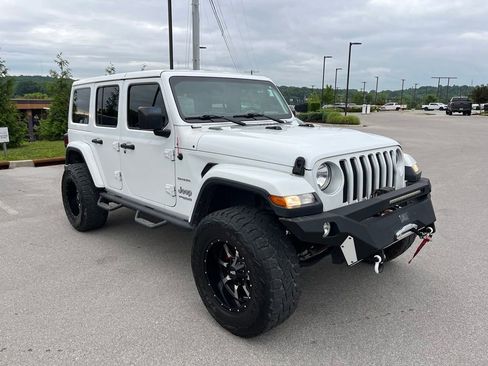 Used 2019 Jeep Wrangler Unlimited Sahara w/ Uconnect 4C Nav & Sound Group AWD/4WD image 2