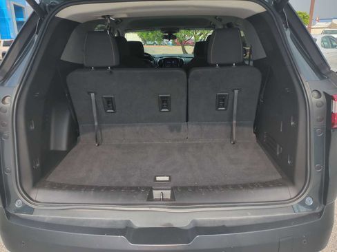 Used 2020 Chevrolet Traverse LT FWD image 25