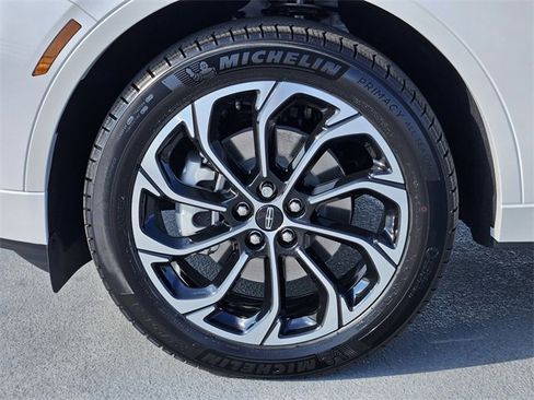 New 2026 Lincoln Nautilus Reserve image 10