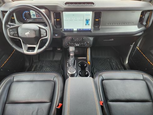 Used 2024 Ford Bronco Badlands w/ Sasquatch Package AWD/4WD image 27