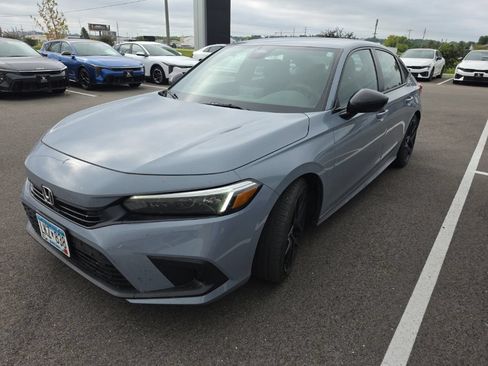 Used 2024 Honda Civic Sport image 2