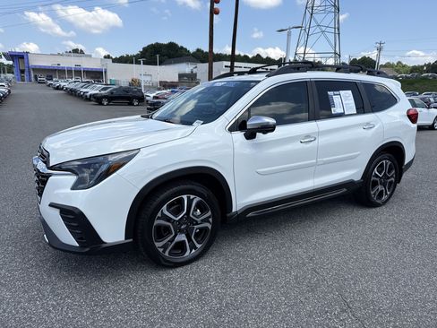 Used 2023 Subaru Ascent Touring AWD/4WD image 5