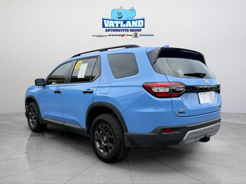 Certified 2023 Honda Pilot TrailSport image 3