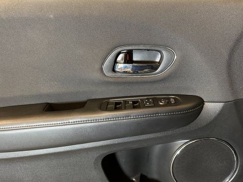 Used 2021 Honda HR-V EX image 17