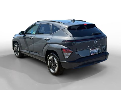 Certified 2025 Hyundai Kona SEL FWD image 3