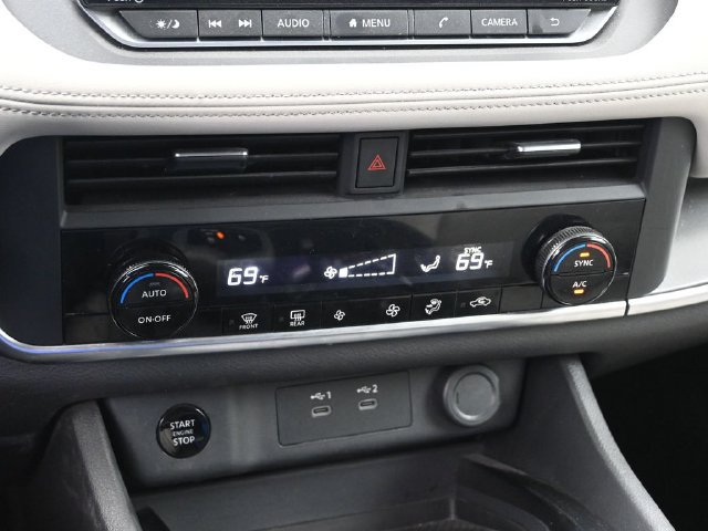Used 2025 Nissan Rogue SV AWD/4WD image 19