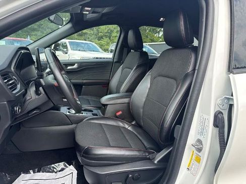 Certified 2024 Ford Escape ST-Line w/ Tech Pack #1 AWD/4WD image 9