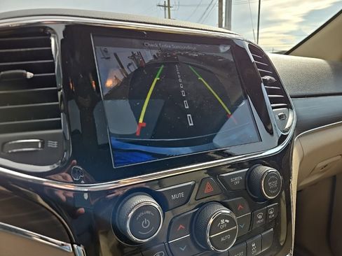 Used 2019 Jeep Grand Cherokee Limited image 31