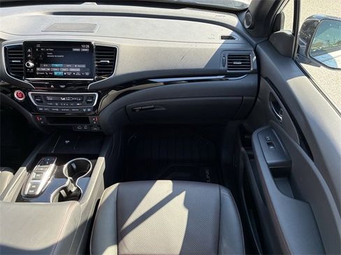 Certified 2025 Honda Ridgeline Black Edition image 15