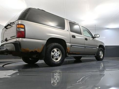 Used 2002 Chevrolet Suburban LS image 45