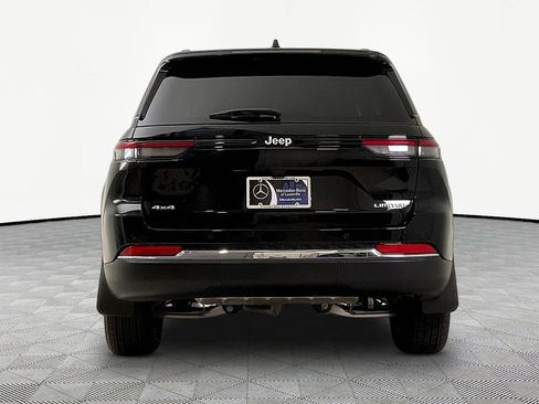 Used 2025 Jeep Grand Cherokee Limited AWD/4WD image 5