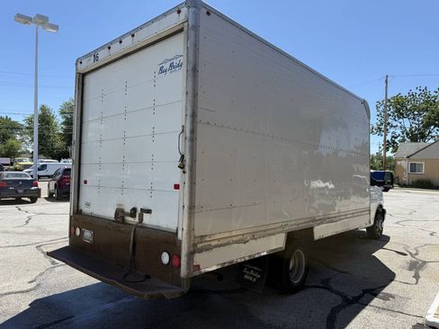Used 2019 Chevrolet Express 3500 Extended w/ Driver Convenience Package RWD image 9