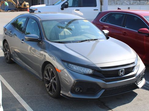 Used 2018 Honda Civic Sport Touring image 3
