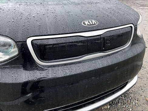 Used 2017 Kia Soul EV image 21