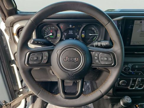 Used 2024 Jeep Wrangler Unlimited AWD/4WD image 24