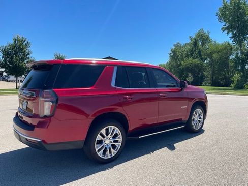 Used 2021 Chevrolet Tahoe LT w/ LT Signature Package AWD/4WD image 3