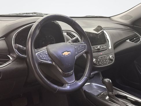 Used 2019 Chevrolet Malibu LT w/ Leather Package image 7
