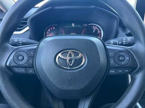 Used 2024 Toyota RAV4 XLE FWD image 23