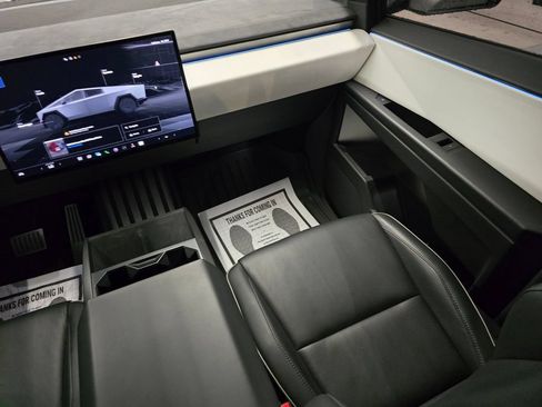 Used 2024 Tesla Cybertruck Cyberbeast AWD/4WD image 36