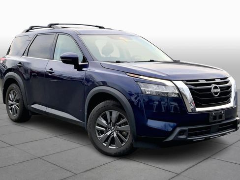 Used 2022 Nissan Pathfinder SV w/ SV Premium Package image 2