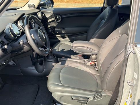 Used 2020 MINI Cooper 2-Door Hardtop w/ Premium Package image 4