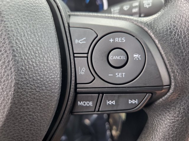 Used 2024 Toyota RAV4 LE AWD/4WD image 25