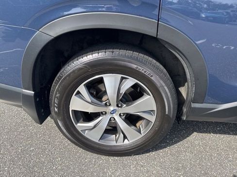 Used 2023 Subaru Ascent Premium image 31