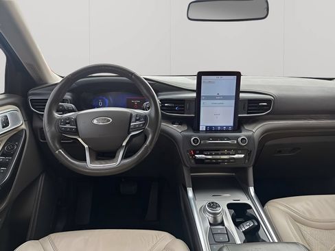 Used 2020 Ford Explorer Platinum w/ Premium Technology Package AWD/4WD image 25