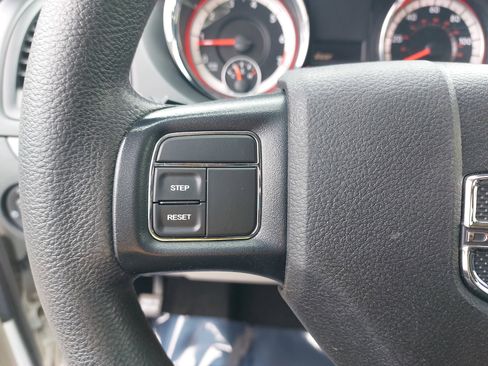 Used 2019 Dodge Grand Caravan SE image 18