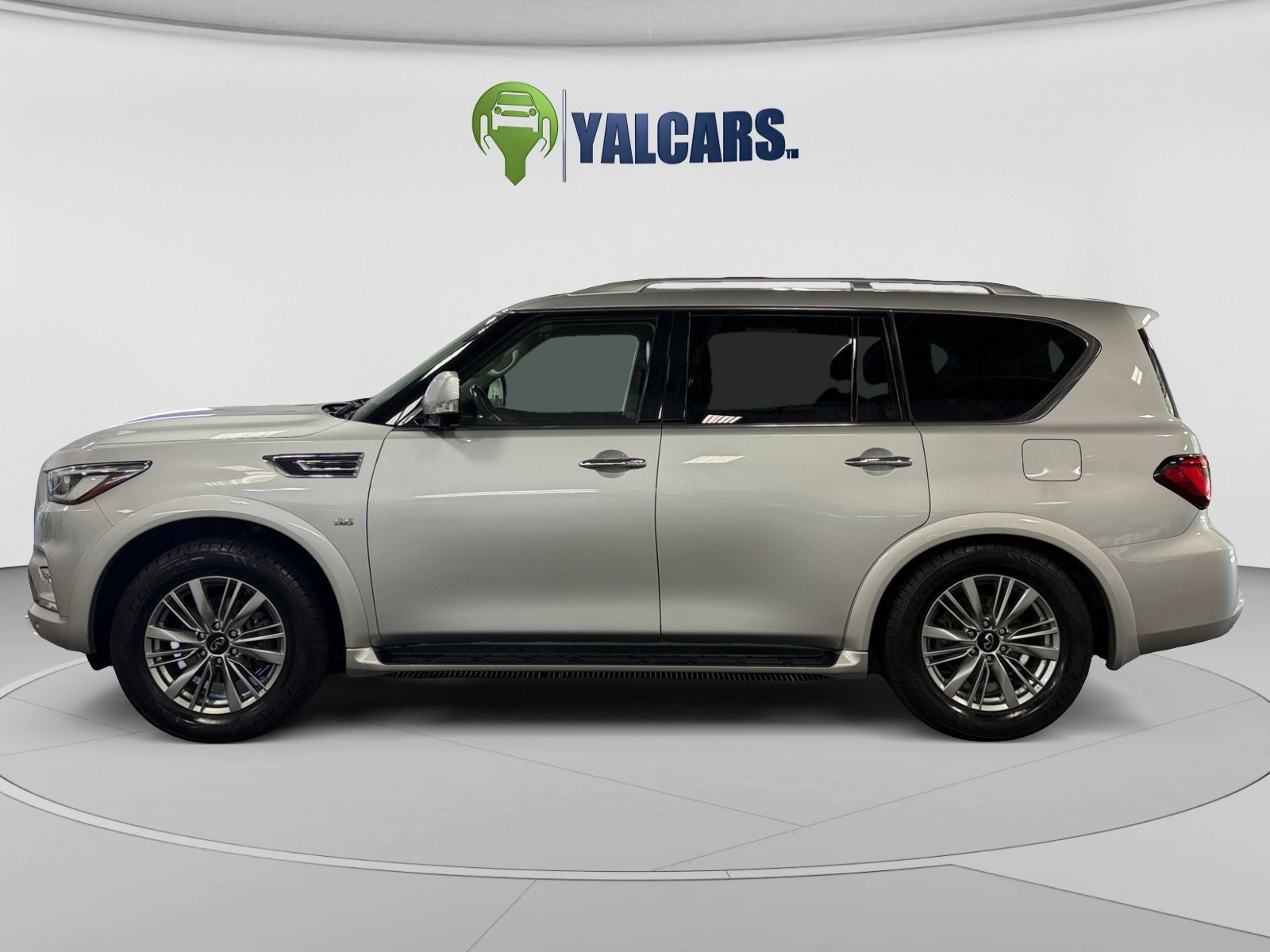 Used 2018 INFINITI QX80 4WD w/ Driver Assistance Package image 2