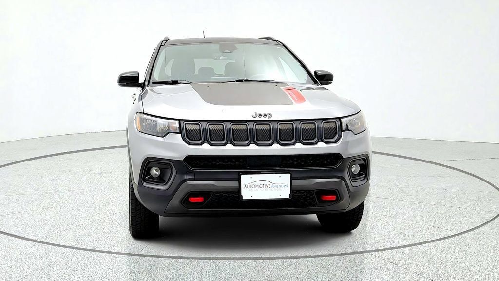 Used 2022 Jeep Compass Trailhawk w/ Sun and Sound Group AWD/4WD image 2