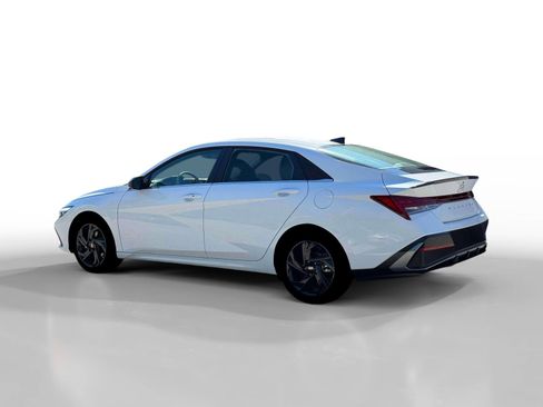 New 2026 Hyundai Elantra SEL Sport Premium image 4