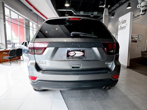 Used 2012 Jeep Grand Cherokee Laredo w/ Laredo E Group AWD/4WD image 6
