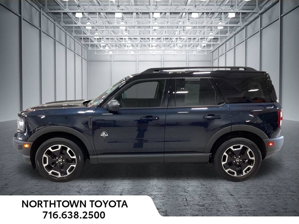 Used 2022 Ford Bronco Sport Outer Banks w/ Tech Package AWD/4WD image 3
