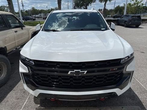 Used 2023 Chevrolet Suburban Z71 w/ Luxury Package image 2