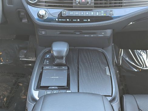 Used 2022 Lexus LS 500 image 13