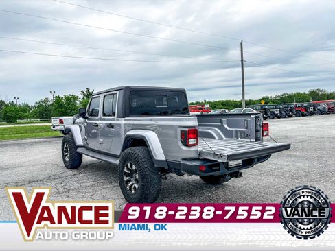 Used 2020 Jeep Gladiator Overland w/ Trailer Tow Package AWD/4WD image 17