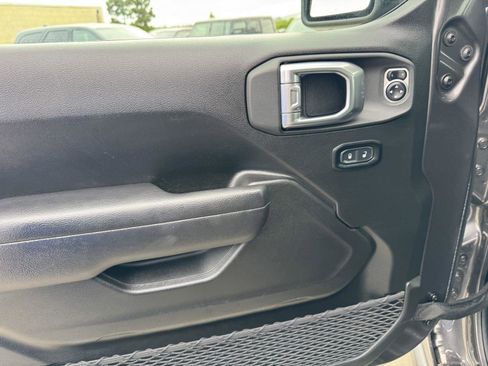 Used 2025 Jeep Wrangler Unlimited Rubicon 4xe w/ Convenience Group image 17