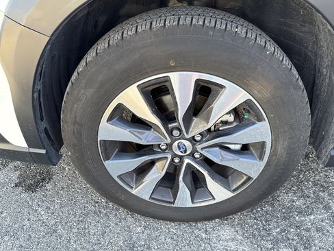 Certified 2025 Subaru Outback Touring XT image 9