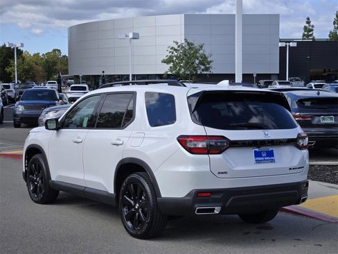 New 2025 Honda Pilot Black Edition image 6