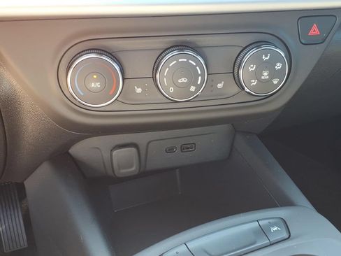 Used 2024 Chevrolet Trax RS w/ Driver Confidence Package FWD image 19
